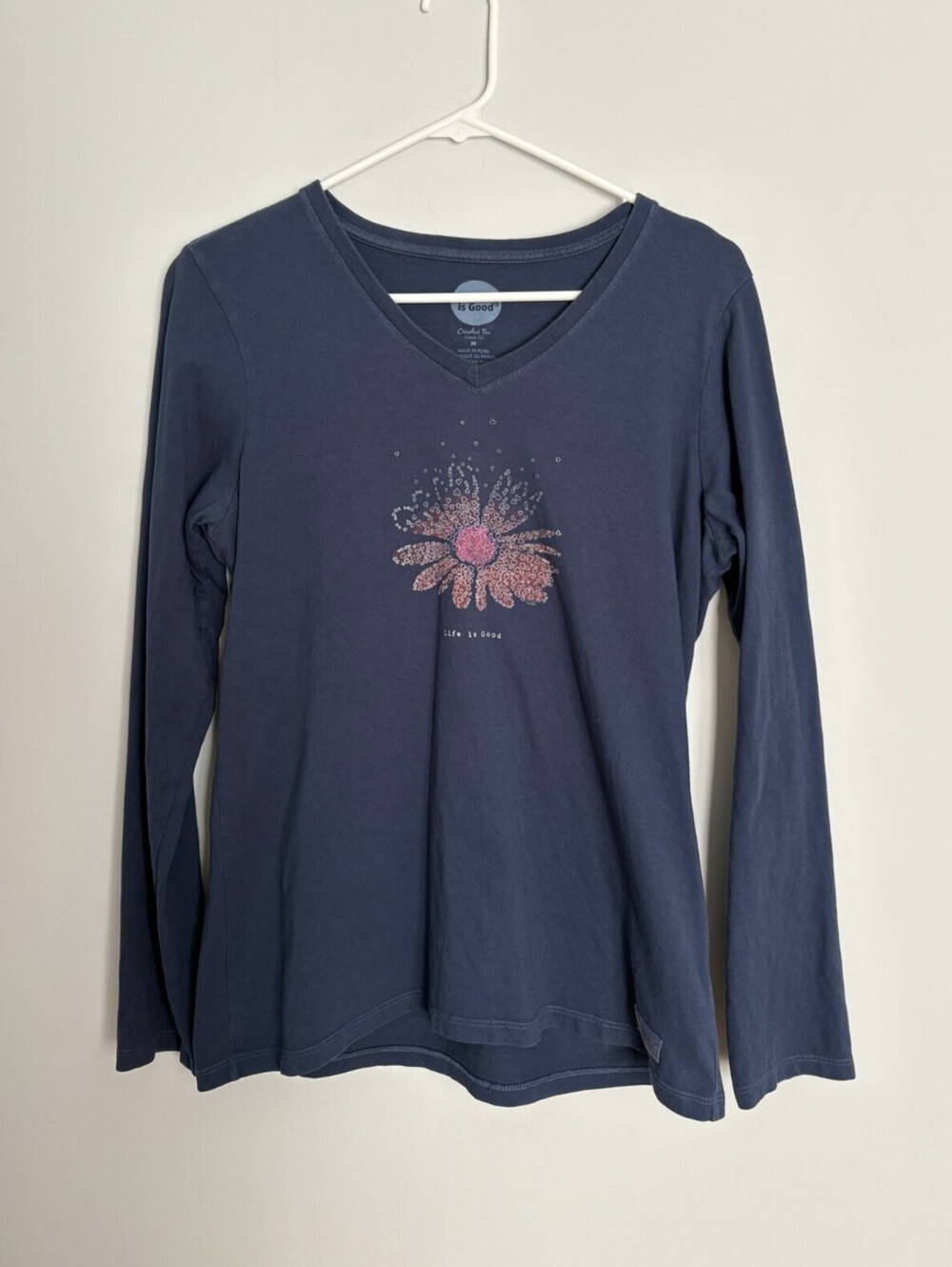 Life is Good Womens Crusher T Long Sleeve Classic Fit Navy Medium V-neck Flower